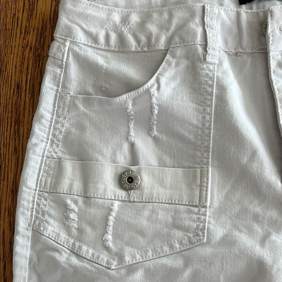 Ashley Stewart Crisp White Women's Bermudas - Picture 2 of 8